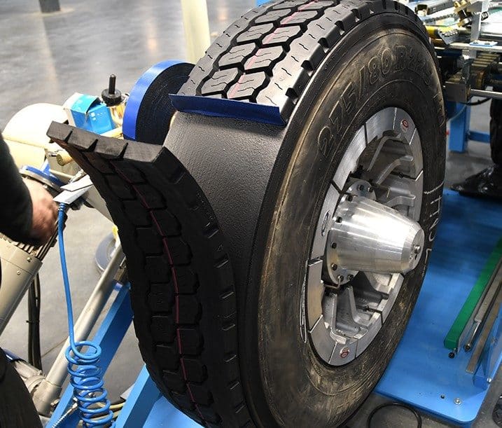 Process of Putting a New Tread on the Tire Casing