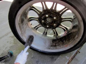 Cleaning car tire